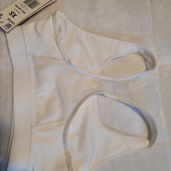 NWT Adidas Sports Bra - Picture 2 of 3